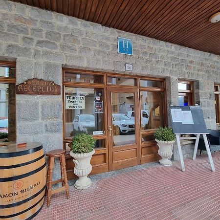 Hostal Sainz Riano  Ngoại thất bức ảnh