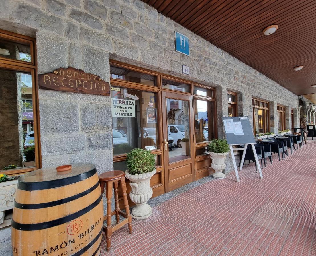 Hostal Sainz Riano  Ngoại thất bức ảnh