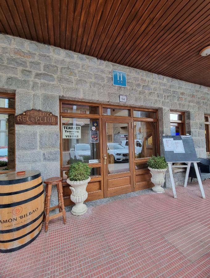 Hostal Sainz Riano  Ngoại thất bức ảnh