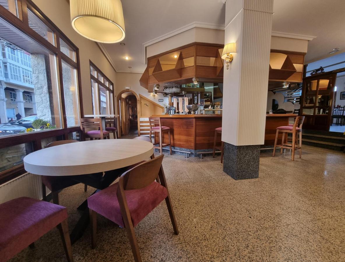 Hostal Sainz Riano  Ngoại thất bức ảnh