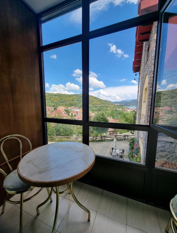 Hostal Sainz Riano  Ngoại thất bức ảnh